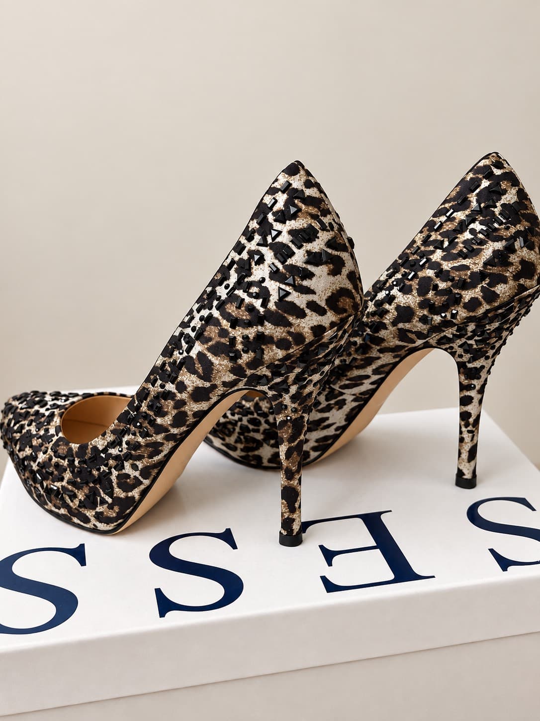 Guess — Escarpins Guess Léopard 39 neufs